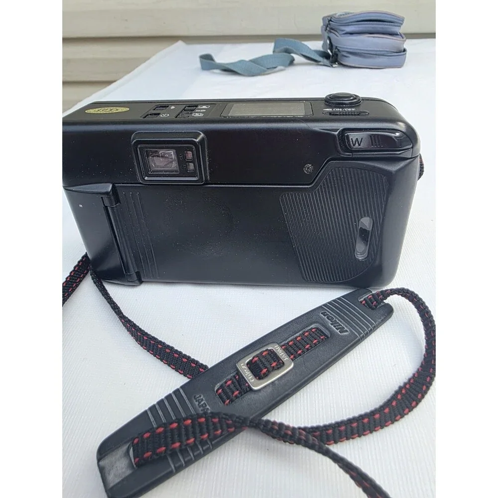 Nikon Zoom Touch 500 AF 35mm Film Camera 35-80mm Macro Lens QUARTZ DATE